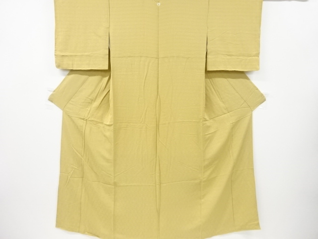 リサイクル　下がり藤紋織り出し一つ紋色無地着物